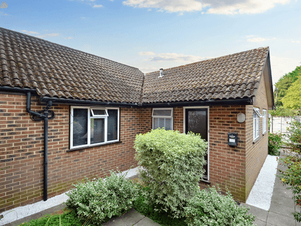 One bedroom bungalow with parking close to amenities